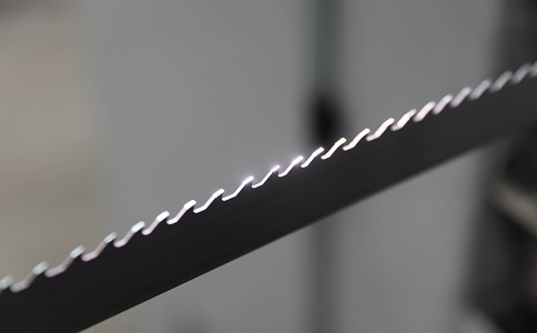 伊犁双金属带锯条产生切削噪音的原因具体有哪些？